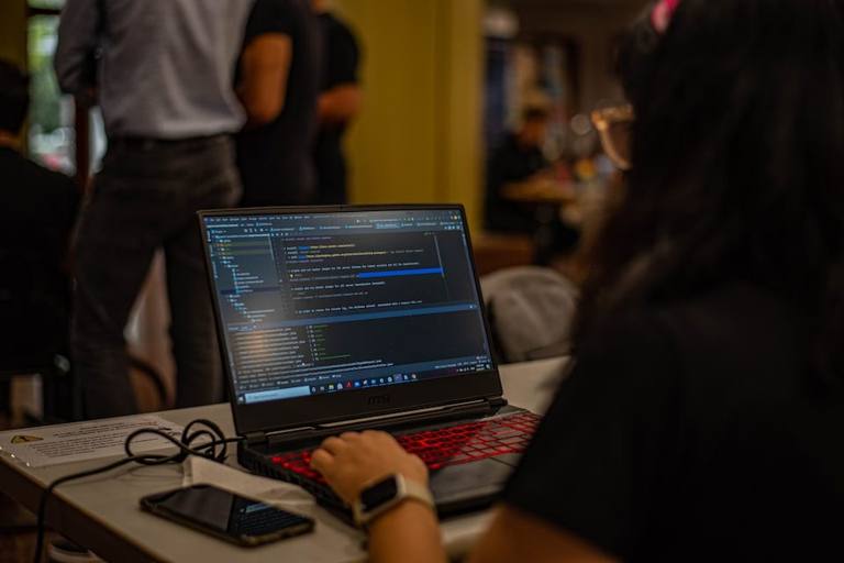 Commit Global 4
